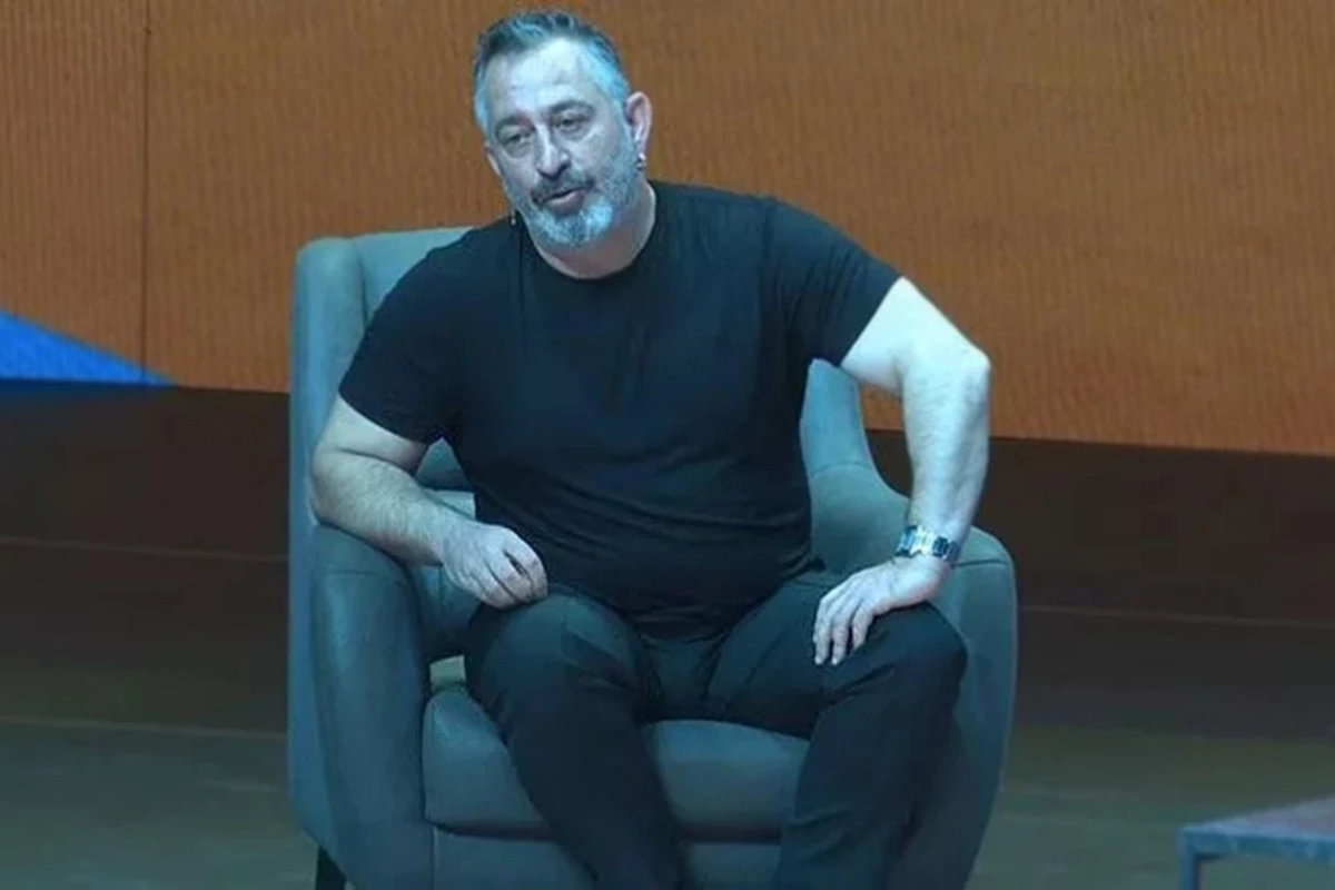 Cem Yılmazın şousunda etdiyi zarafat başına gəldi